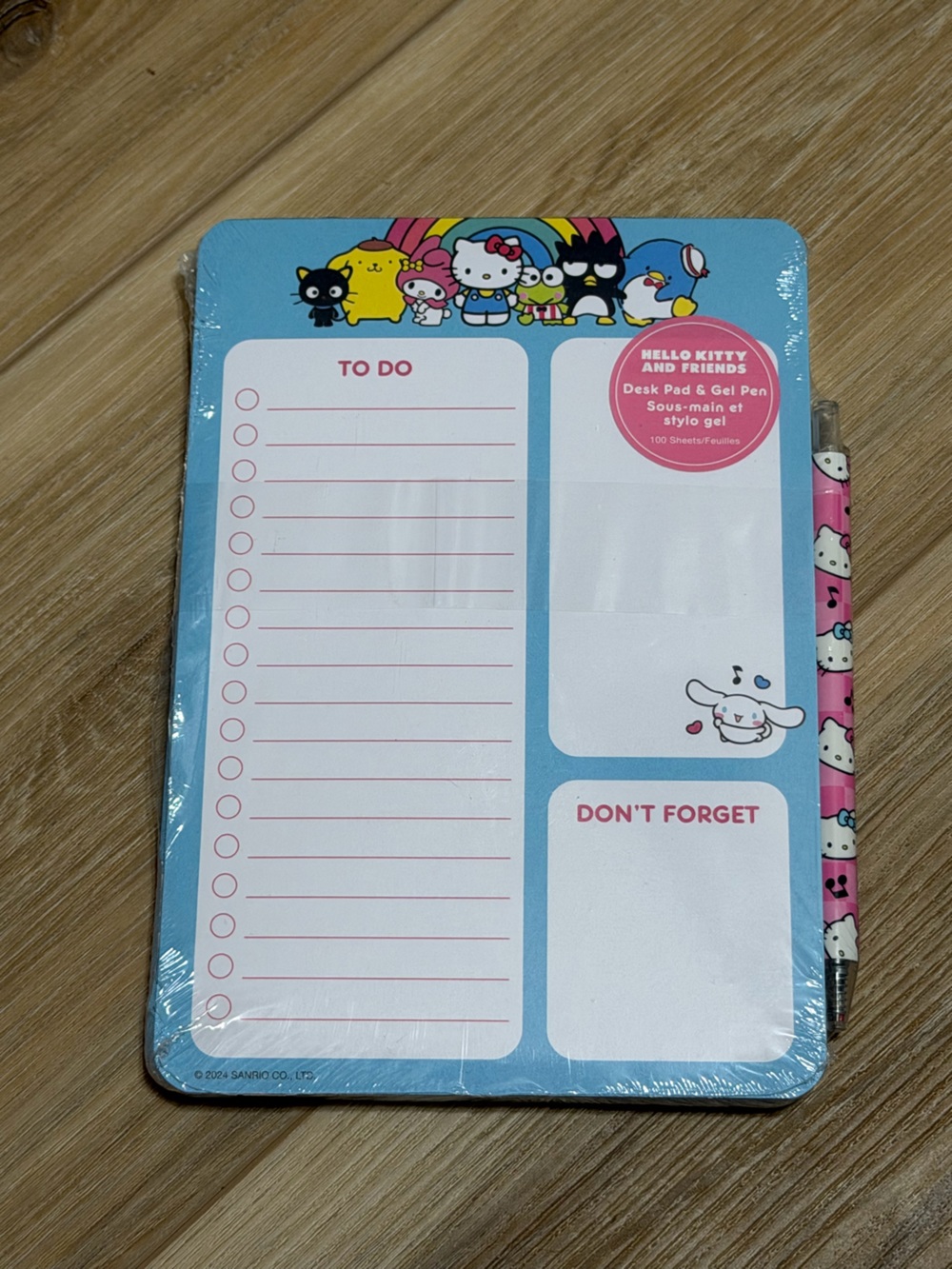 Sanrio desk pad w gel pen